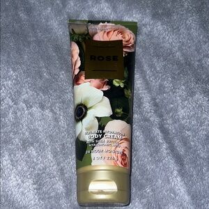 Bath & Body Works Rose Lotion 🧴 🌹